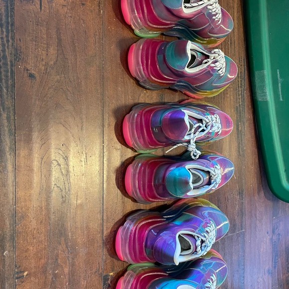 Colorful fashion nova sneakers - Picture 2 of 3